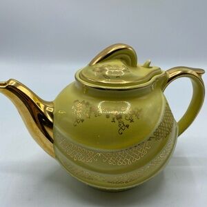 Vintage HALL CHINA Ceramic tea pot #0799 PARADE 6 cup 1930's U.S.A. Yellow Gold